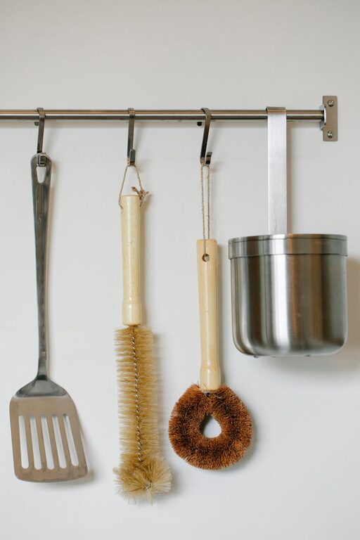 Essential tools for a small kitchen – must-haves for compact cooking spaces